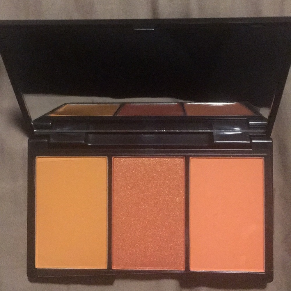 Sleek blush trio
